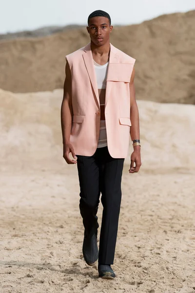 Look 35